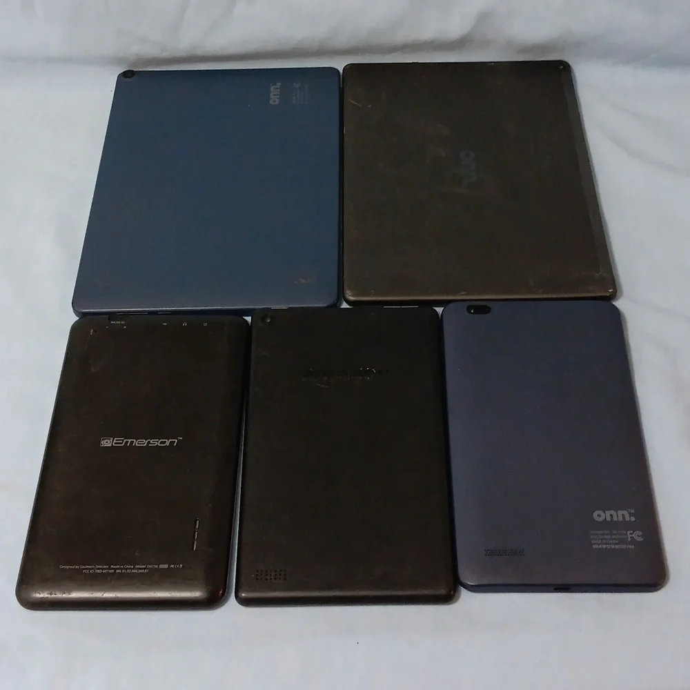 Tablet Bundle **AS IS--FOR PARTS OR REPAIR ONLY** (5 PCS)